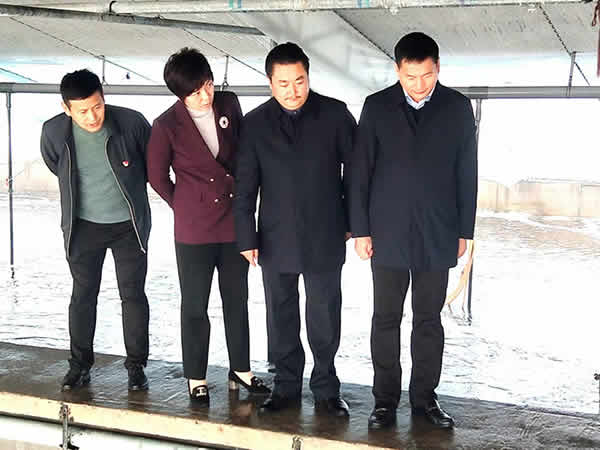 新聞=縣政府王縣長等各級領導一行，蒞臨我司指導檢查生態(tài)循環(huán)養(yǎng)殖工作03.jpg